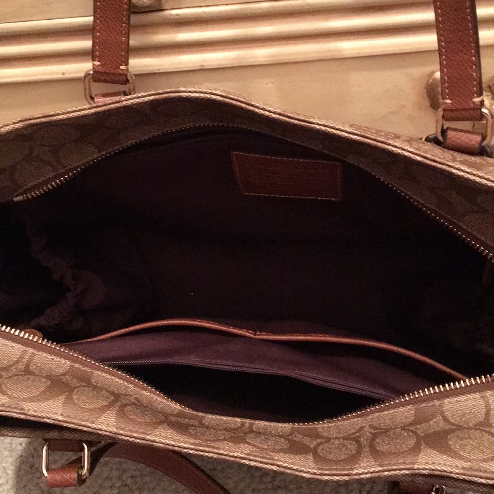 Luggage - Picture 5 of 8